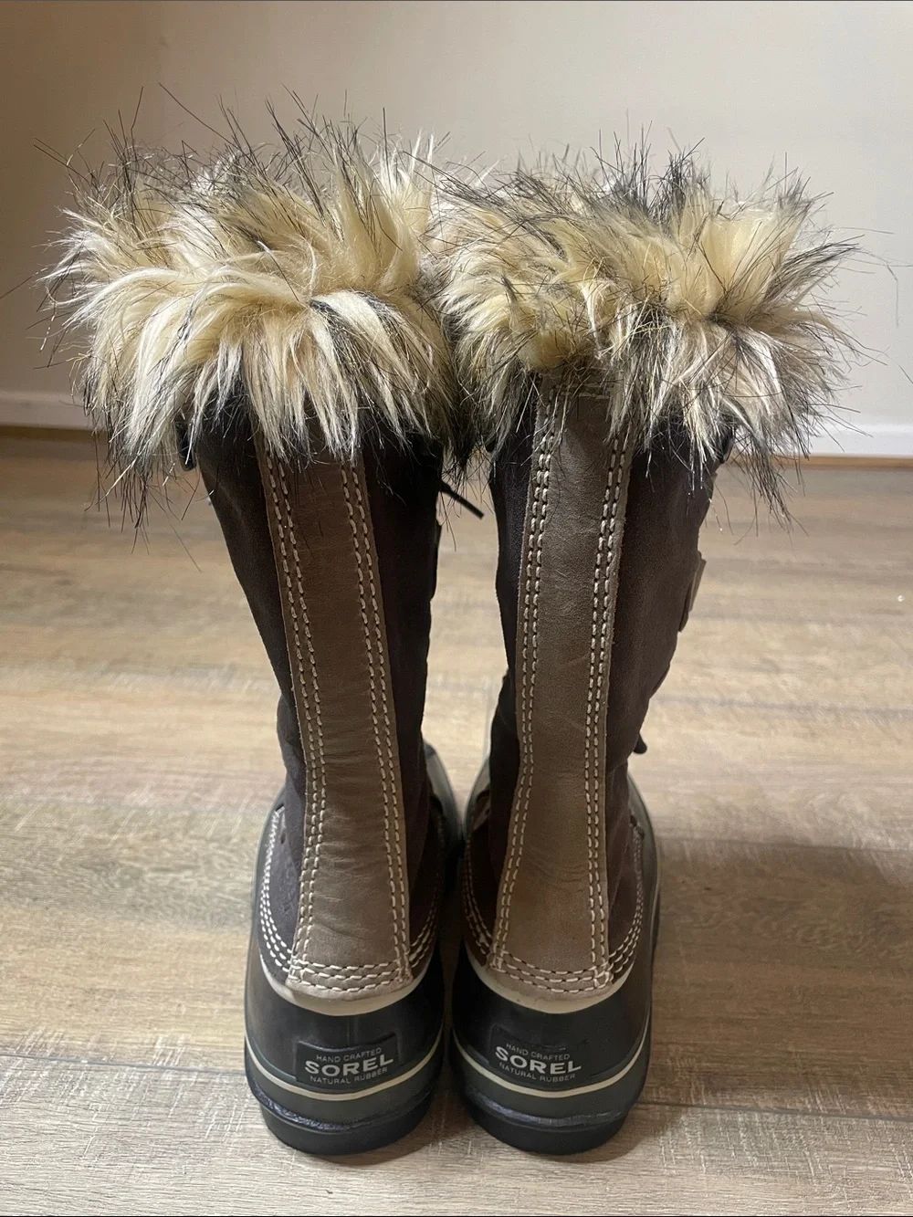 Sorel Joan Women’s Faux Fur Trim Winter Snow Boots in Brown and Black Size 7